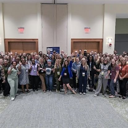 A large recovery summit audience gathered for an ICGH event